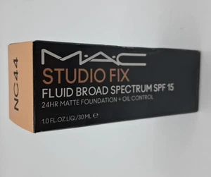 MAC Studio Fix Fluid Matte Foundation SPF 15 Broad Spectrum Oil Control NC44 - Picture 1 of 1