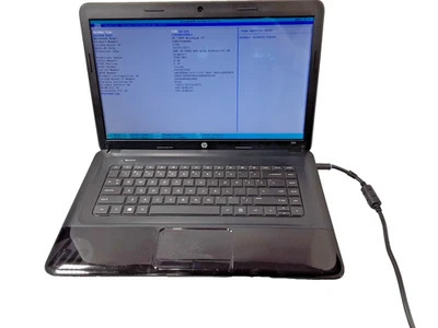 Portátil Notebook HP 2000 AMD A4-5000 1,50 GHZ 4 GB Ram 15,6 pulgadas - LEER Foto 1 de 4