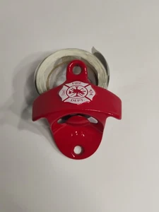 Abrebotellas Fireman's Cross Starr X Montaje en Pared Rojo - Imagen 1 de 4
