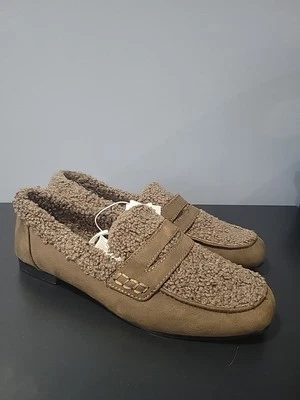 Gap Women's Brown Sherpa Loafers. Faux Fur. Size 6 - Image 1 of 4