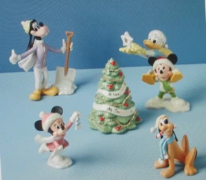 Lenox---Disney Winter Fun 5 Piece Set---New in Box - Picture 1 of 7