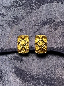 Orecchini Vintage Monet Colore Ambra Strass Tono Oro Con Ritagli Clip On - Foto 1 di 8