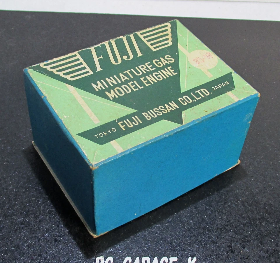 Fuji 35-W Vintage water-cooled 2-stroke glow engine for R/C boats, new f/s - Image 1 of 4