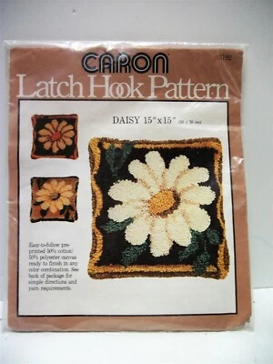 SEALED Caron Latch Hook PATTERN Only Daisy PILLOW #3192 w Instructions - Image 1 of 4
