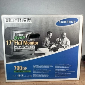 Samsung CRT Monitor 790DF Dyna Flat Screen 17” VGA Vintage - *NEW OPEN BOX* - Picture 1 of 5