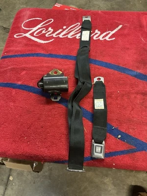 Cinturones de seguridad retráctiles negros Ford Mustang Torino Maverick Cougar 1972 nuevos de lote  Foto 1 de 4