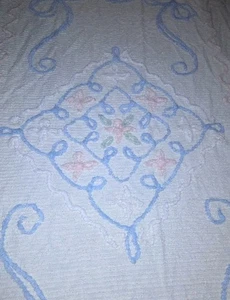 Couvre lit vintage rose bleu et blanc chenille taille enfant - Photo 1/5