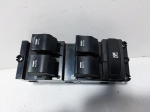 HYUNDAI I40 RHD ELEKTRISCHER FENSTERHEBERSCHALTER (VORNE FAHRERSEITE) 93570-3Z550 2016 - Bild 1 von 5