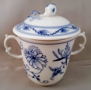 Meissen Blue Onion (Sword Mark) Ceramic En Tremblant Cup w/Lid -  Nice! - Picture 1 of 6