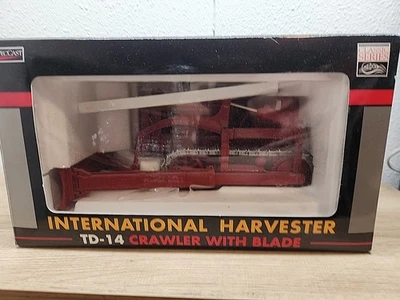 SpecCast International Harvester IH TD-14 Crawler W/ Blade Classic Series ZJD156 - Image 1 of 4