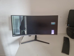 Samsung C34H890WJU - CH890 Series - LED monitor - curved - 34" (Broken screen) - Picture 1 of 8