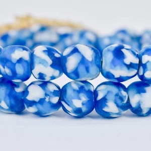 Krobo Recycling Pulver Glas Blau und Weiß Handel Perlen - Bild 1 von 9