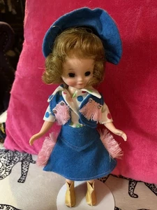 American Character Artist Made Cowgirl Outfit / Betsy Is Just Modeling. So süß - Bild 1 von 8