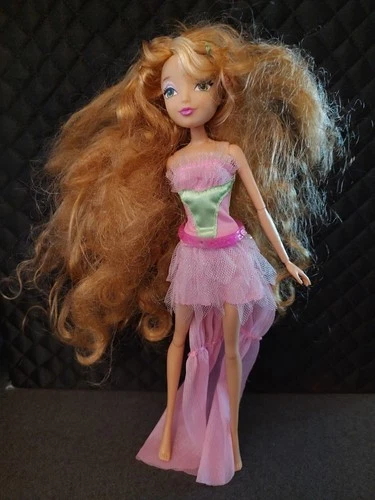 Winx Club Flora Harmonic Girl Playing Doll Jakks Pacific с Одеждой - Изображение 1 из 1