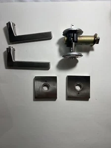 Emtek CS20003HLSS Helios Left Handed Privacy Lever Set - Brushed Stainless Steel - Bild 1 von 3