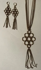 Juego de pendientes y collar en tono dorado - Imagen 1 de 2