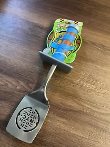 Teenage Mutant Ninja Turtles Cow-A-Burger Spatula Geek Fuel Exclusive TMNT New - Picture 1 of 7