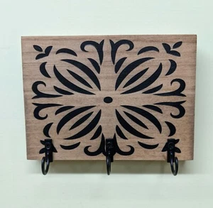 Porta llaves de madera pintada | Porta joyas | Madera reutilizada | Hecho a mano - Imagen 1 de 4