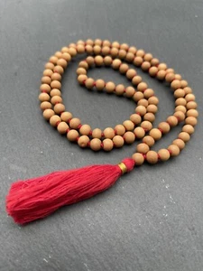 White Sandalwood Mala 108 + 1 Beads Hindu Japa Meditation Yoga Rosary Necklace - Picture 1 of 6