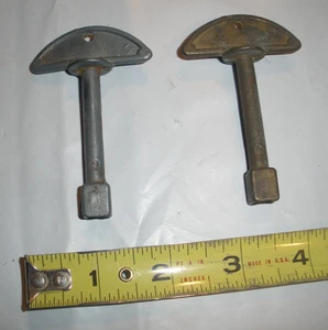 Universal Gas Schlüssel Ventil 1/4 Vierkant 2 Stück Silber und Messing Ton - Bild 1 von 3