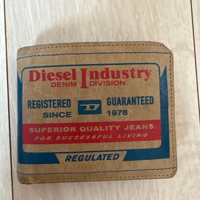 Cartera DIESEL Doble Plegable Cuero Negro Usada Bolsillo para Monedas Daños Usada Japón Foto 1 de 4