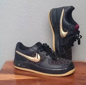 Tenis Nike Air Force 1 Top Bajo Negro Holográficas Oro Calor Vintage 4Y = 6 Mujer - Imagen 1 de 11