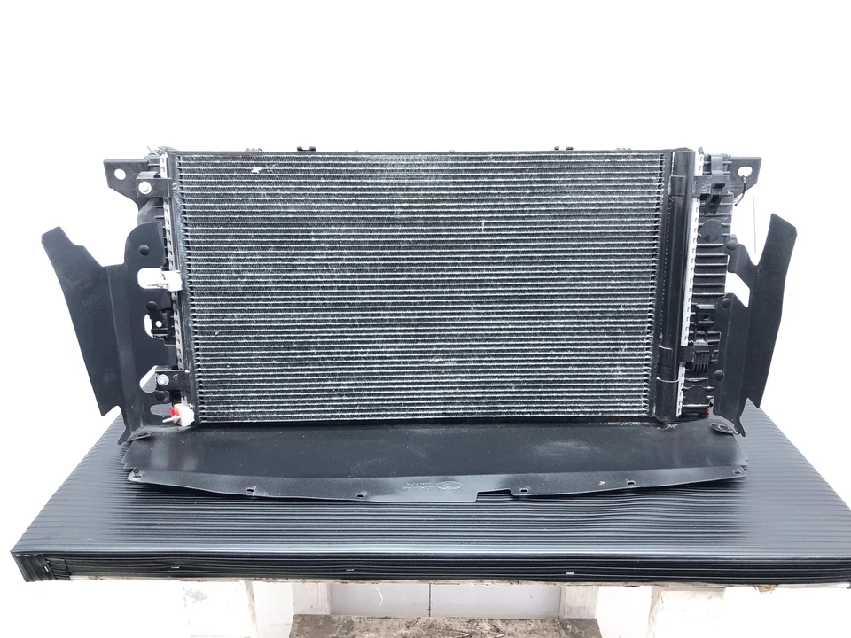 2018-2021 LINCOLN NAVIGATOR 3.5L RADIATOR CONDENSER COOLING PACK Foto 1 de 4