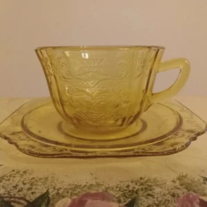 Federal Vintage Madrid Amber Yellow Depression Glass Cup & Saucer Set - Picture 1 of 2