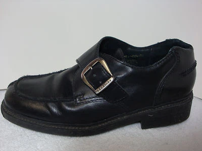 Zapatos sin cordones Kenneth Cole Reaction para niños de cuero negro con hebilla ajustable plateada 3,5 M Foto 1 de 4