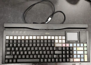 Teclado negro con panel táctil FUJITSU 11001694 C11A07G7M3I2 133 AU - Imagen 1 de 3