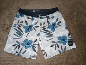 Quicksilver Herren Bermuda Shorts Größe 30 - Bild 1 von 8