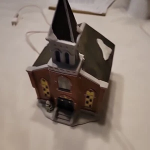 Victoria’s Candle Co. Weihnachtsdorf Holiday Time Vintage Kirche - Bild 1 von 7