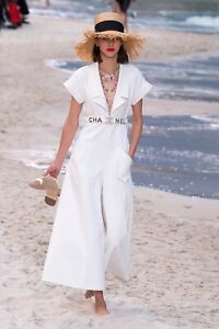 Fabulous Authentic Chanel Runway 2019  White Cotton Tweed Romper Jumpsuit Sz 36