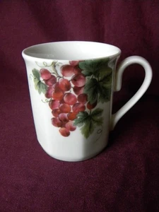 VINTAGE GRAPE 3 3/4" Tall Large Mug Royal Doulton Everyday Japan VERY FINE - Picture 1 of 5