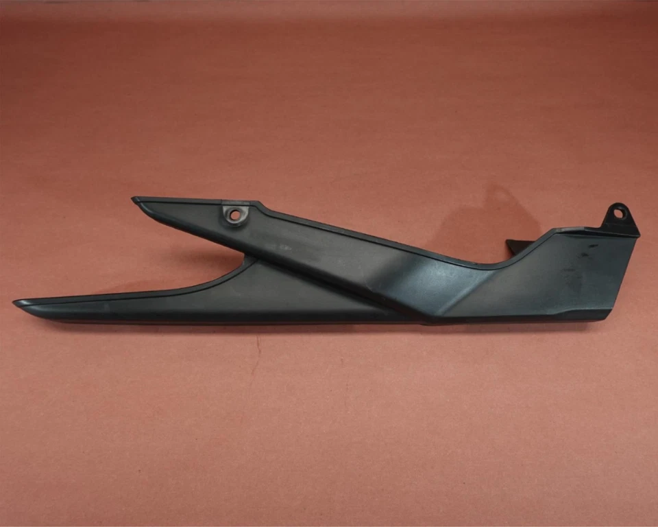 Cubierta protectora de cadena OEM Honda CBR500R CBR500 2013-2016 Foto 1 de 4