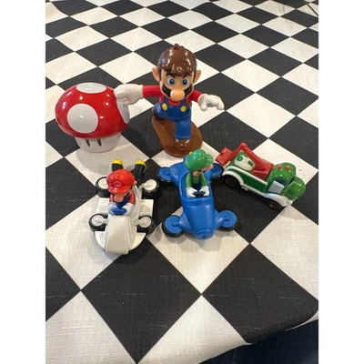 Figuras de juguete Nintendo Super Mario Mushroom, Mario Kart, Luigi, Bowser Jr Foto 1 de 4