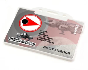 Space 1999 Eagle Pilot Lizenz Kunststoff Ausweis Abzeichen Halter und Schlüsselband, Cosplay - Bild 1 von 4