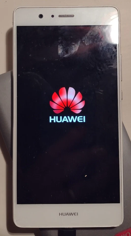 SMARTPHONE HUAWEI - P9 LITE - USATO FUNZIONANTE - BATTERIA ESAUSTA - Immagine 1 di 1