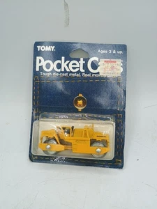 Vintage Tomy Tomica Pocket Cars gelb Dynapac CC21 #59 1/62 unbenutzt auf Karte - Bild 1 von 8