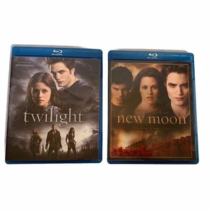 Twilight & New Moon Bluray Disc FREE SHIPPING - Picture 1 of 4