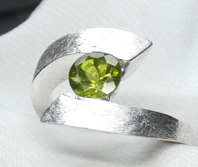 Ring 925 Silber Gr 19,1  60 Spannring mit echtem Peridot mattiert Originalbilder - Bild 1 von 4