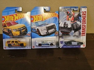 HOT WHEELS LOT Of 3 Service/police Cars & Transformers Mustang - Picture 1 of 7