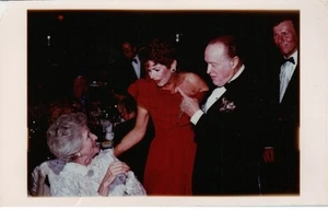 Bob Hope & Dolores Hope Candid Color Photo 8 x 5 Photo Comedian Actor - Picture 1 of 2
