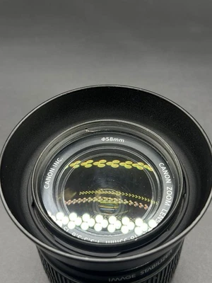 Lente zoom Canon EF-S 18-55mm 1:3.5-5.6 IS - Imagen 1 de 4