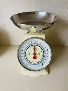 Vintage Retro Kitchen Bench Scales Cream 5kg - Picture 1 of 5