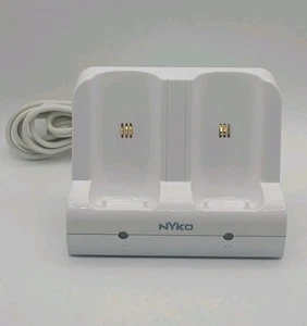 Nyko 87000-A50 Nintendo Wii Remote Lade Dockingstation - Bild 1 von 7