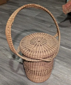 Large Vintage 50-60s Incredible Gullah Sweetgrass Charleston basket attached lid - Bild 1 von 12