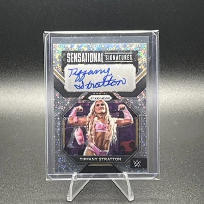 2023 Panini Prizm WWE Tiffany Stratton Sensational Signature Auto Disco SIG COMPLETO Foto 1 de 4