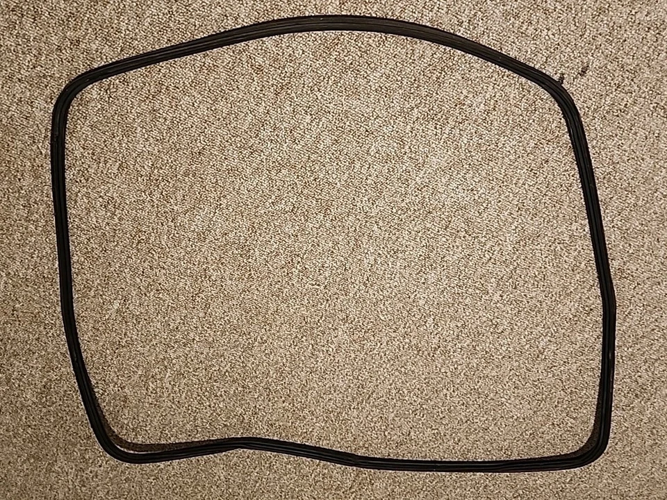 1985-95 WD21 Nissan Pathfinder Terrano Rear Truck Door weather strip seal OEM - Image 1 of 4