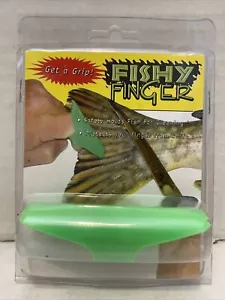 New*Outdoor Creations "Fishy Finger" Fish Cleaning/Finger Protector Grip*Green - Picture 1 of 2